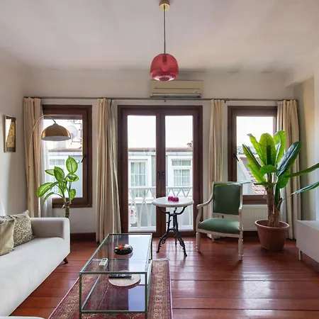 3Br Gem W Sea View Terrace In Historic Peninsula Istanbul