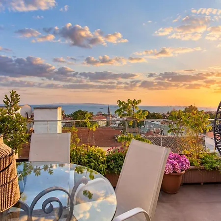 3br Gem W Sea View Terrace In Historic Peninsula * Istanboel