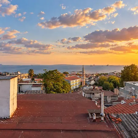 3br Gem W Sea View Terrace In Historic Peninsula Istanboel