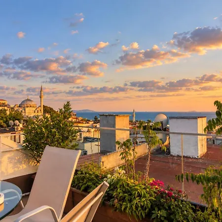 Appartement 3br Gem W Sea View Terrace In Historic Peninsula