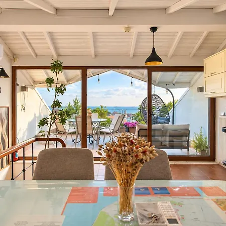 Appartement 3br Gem W Sea View Terrace In Historic Peninsula Istanboel